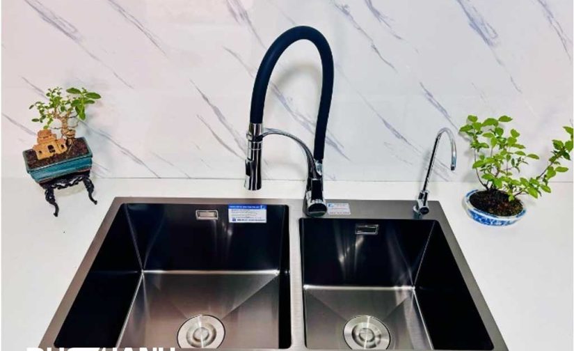 Bộ Combo Chậu Roslerer RL04-8245 nano lệch và Vòi Roslerer RL909 Black